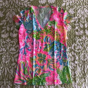Lily Pulitzer V-neck tee